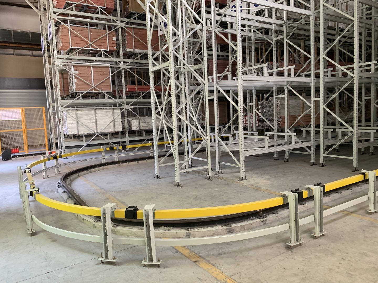 X3-WG5001 500kg級彎軌托盤堆垛機